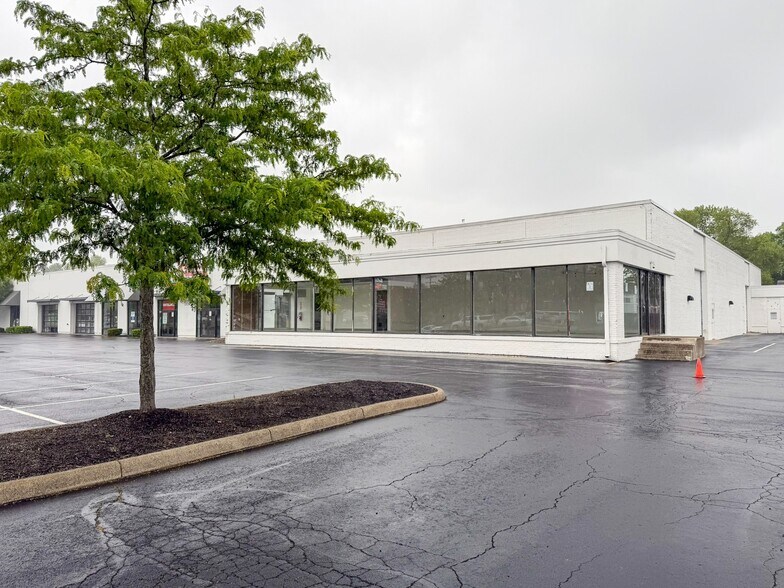 More Photos Of 5055 E Main St, Columbus Freestanding For Sale