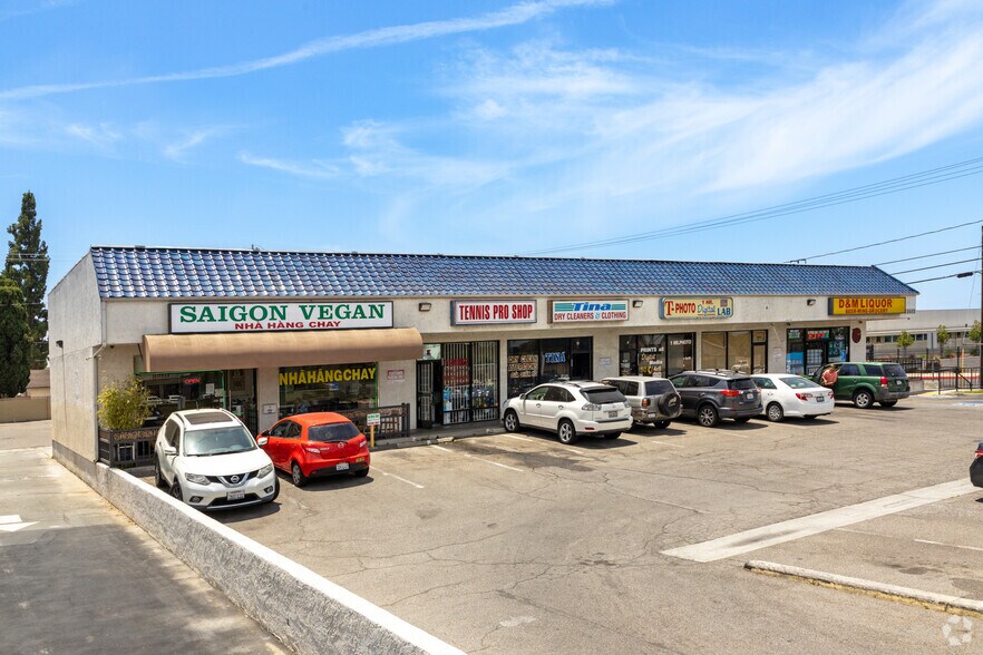 More Photos Of 10522 McFadden Ave, Garden Grove Freestanding For Lease