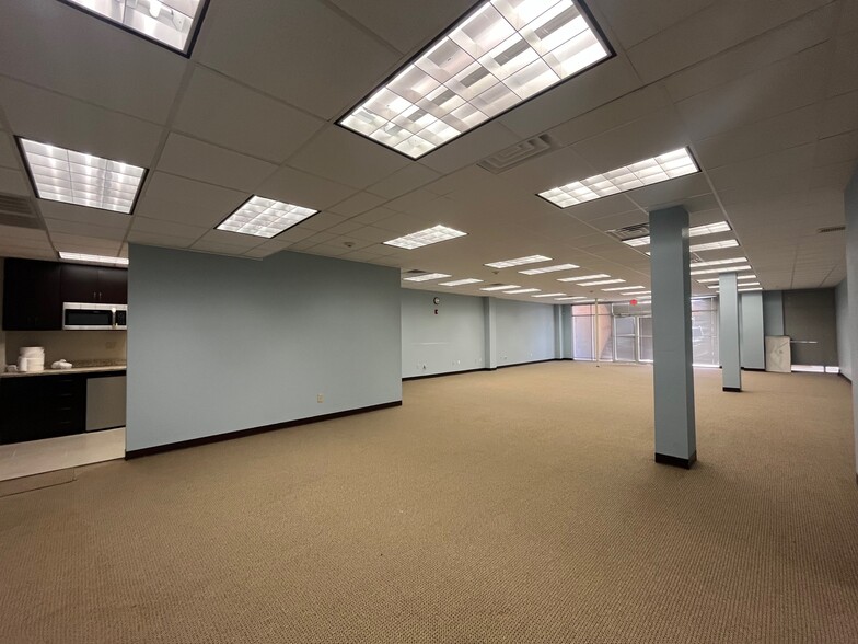 More Photos Of 8917 Molly, Laredo Office For Sale