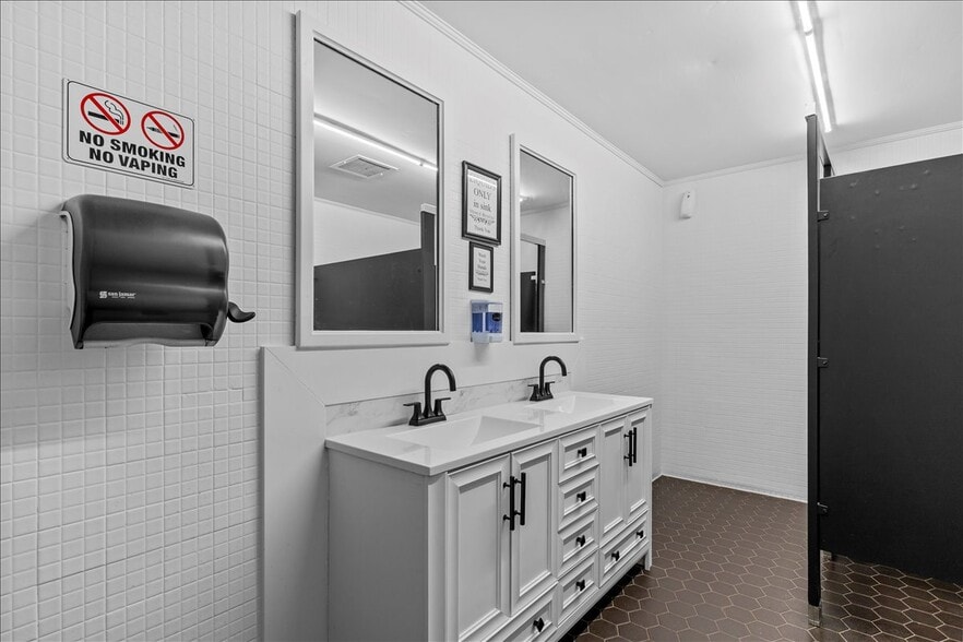 More Photos Of 88 N Daleville Ave, Daleville General Retail For Sale