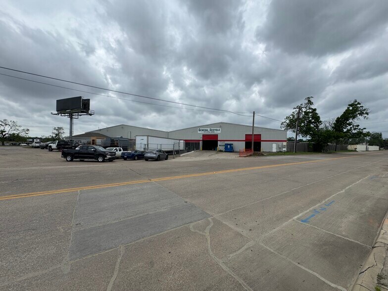 More Photos Of 699 E Highway 121 Business, Lewisville Warehouse For Sale
