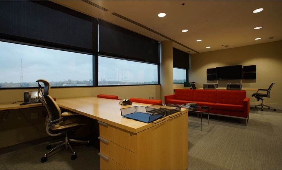 More Photos Of 1900 W Pl NE, Washington Office For Lease