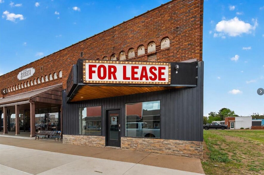 Primary Photo Of 6434 Main St, North Branch Office For Lease