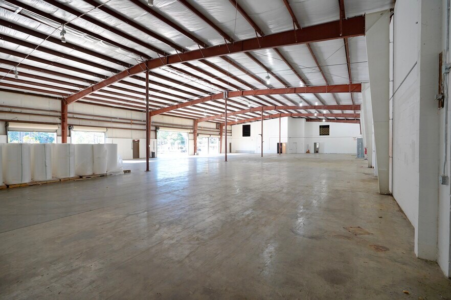 More Photos Of 161 Hill Ave, Fort Walton Beach Warehouse For Lease