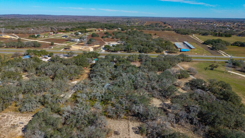 More Photos Of 5683 US Highway 181 N, Floresville Office For Sale