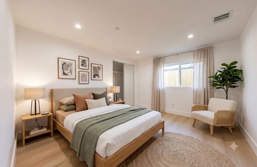 More Photos Of 1330 S Longwood Ave, Los Angeles Apartments For Sale