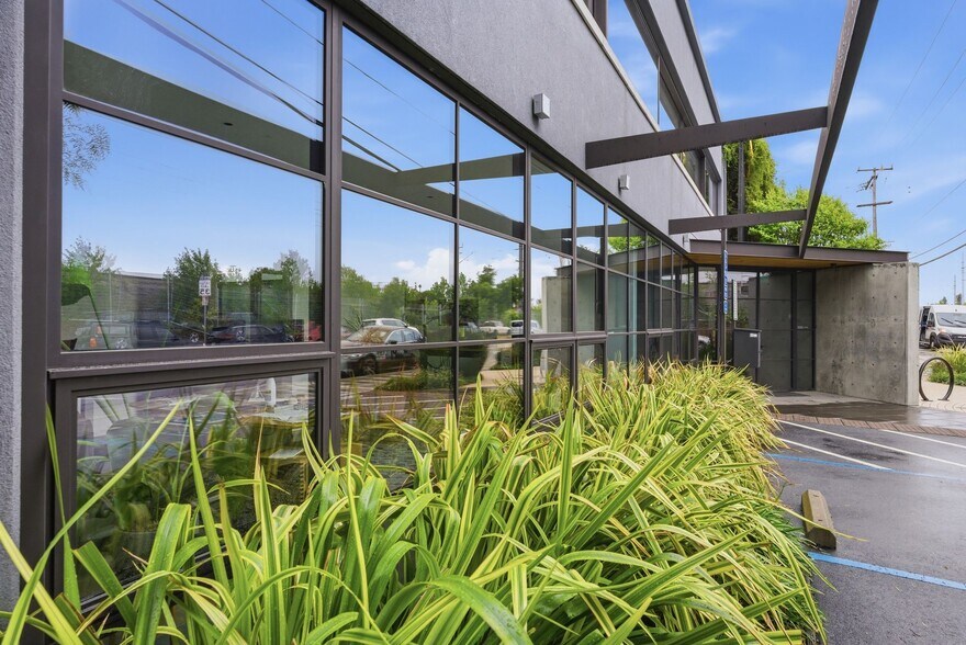 More Photos Of 1401 Old County Rd, San Carlos Manufacturing For Sale