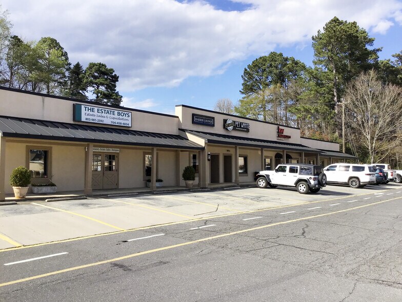 More Photos Of 4076-4100 Charlotte Hwy, Lake Wylie General Retail For Lease