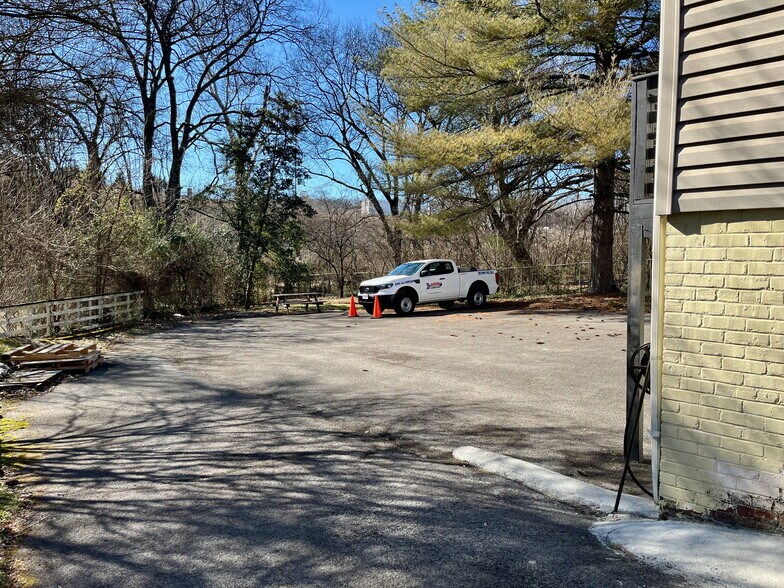 More Photos Of 4105 Central Avenue Pike, Knoxville Office For Sale