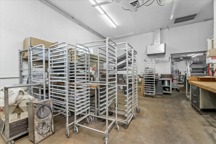 More Photos Of 118 Main St, Luxemburg Specialty For Sale