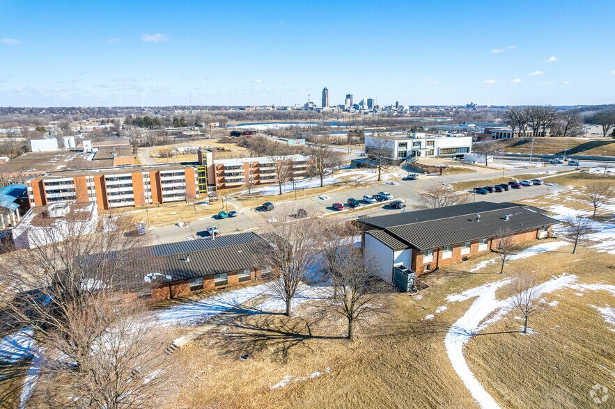 More Photos Of 2690 Fleur Dr, Des Moines Office For Lease