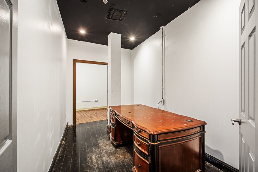 More Photos Of 840 Tchoupitoulas St, New Orleans Storefront Retail Residential For Sale