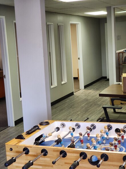 More Photos Of 9620 E State Route 350, Raytown Light Distribution For Sale