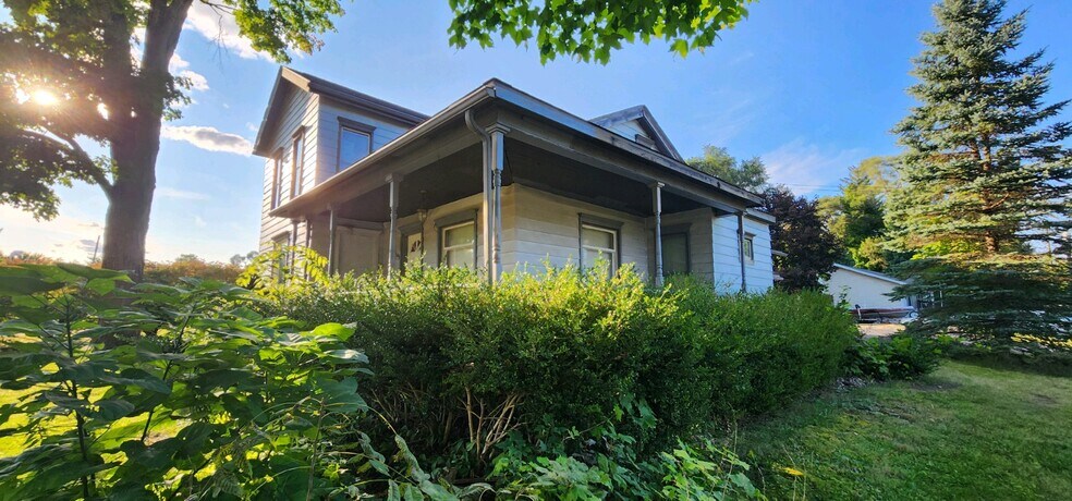 More Photos Of 545 E Main St, Pinckney Office Residential For Sale