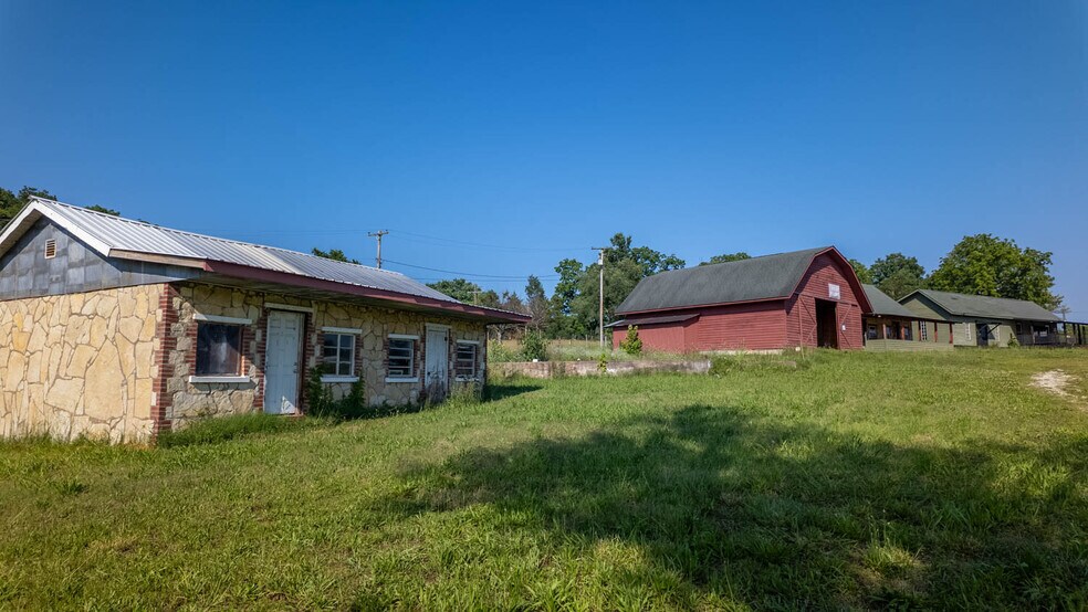 More Photos Of 2516 US-63, Hardy General Retail For Sale