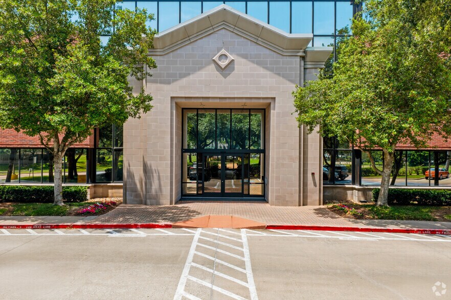 More Photos Of 11200 Richmond Ave, Houston Office For Lease