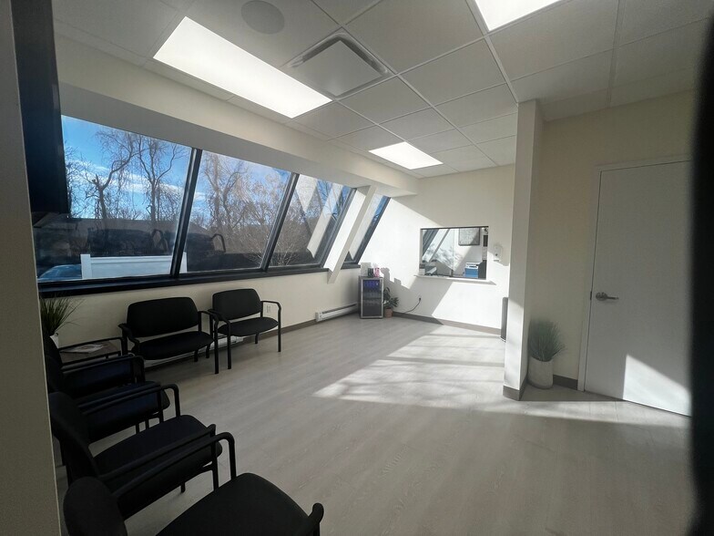 More Photos Of 1895 Walt Whitman Rd, Melville Medical For Lease