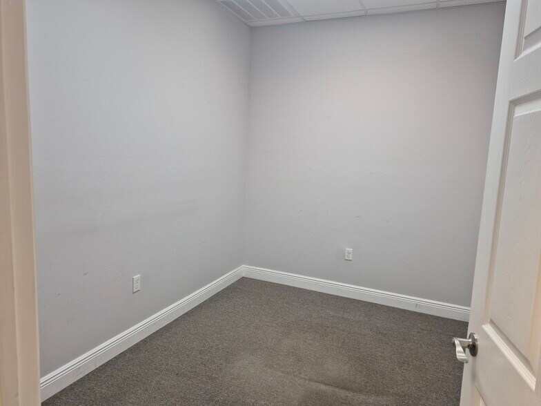 More Photos Of 2104 Del Prado Blvd S, Cape Coral Unknown For Lease