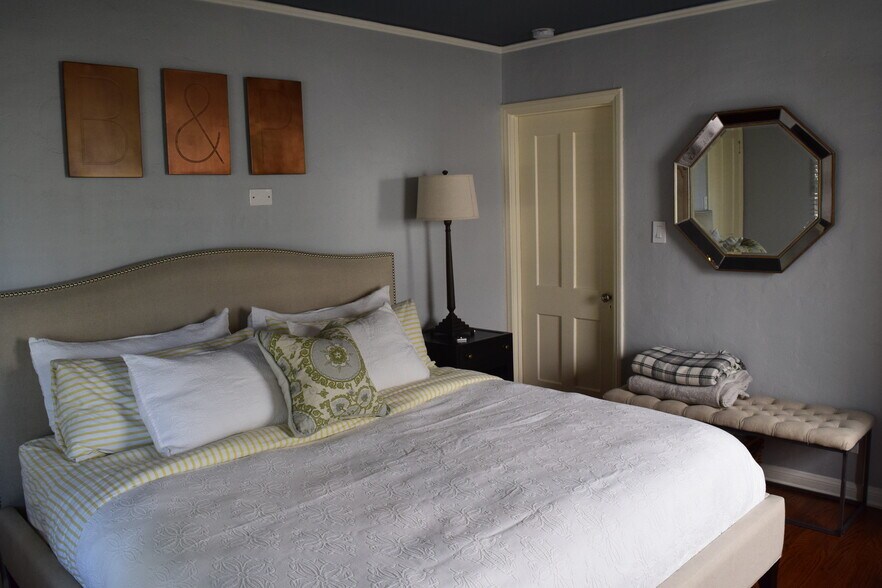 More Photos Of 751 N Hayworth Ave, Los Angeles Apartments For Sale