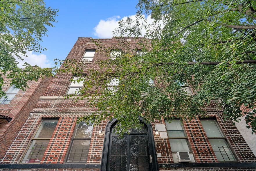 More Photos Of 129 Tapscott St, Brooklyn Apartments For Sale