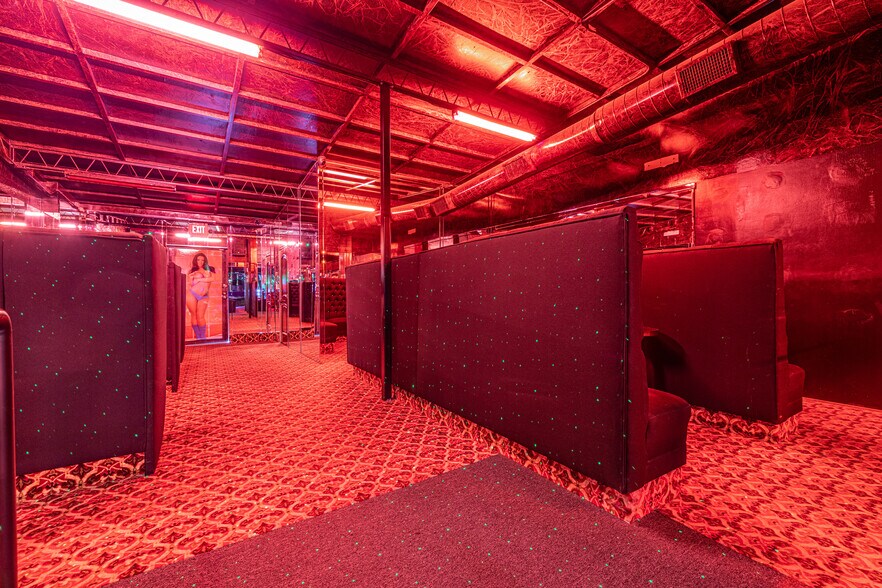 More Photos Of 21516 Sherman Way, Canoga Park Bar For Sale