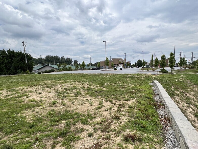 More Photos Of 226 Airport Rd, Arden Storefront For Sale