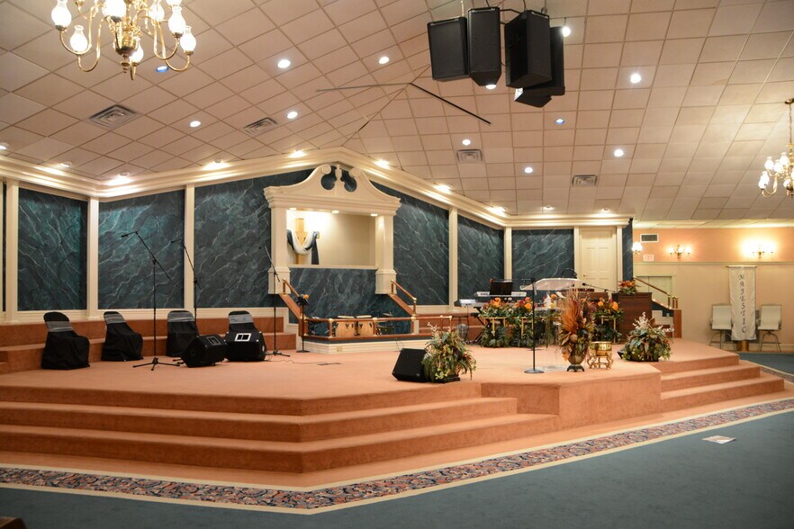 More Photos Of 3512 McLean Rd, Pearland Religious Facility For Sale