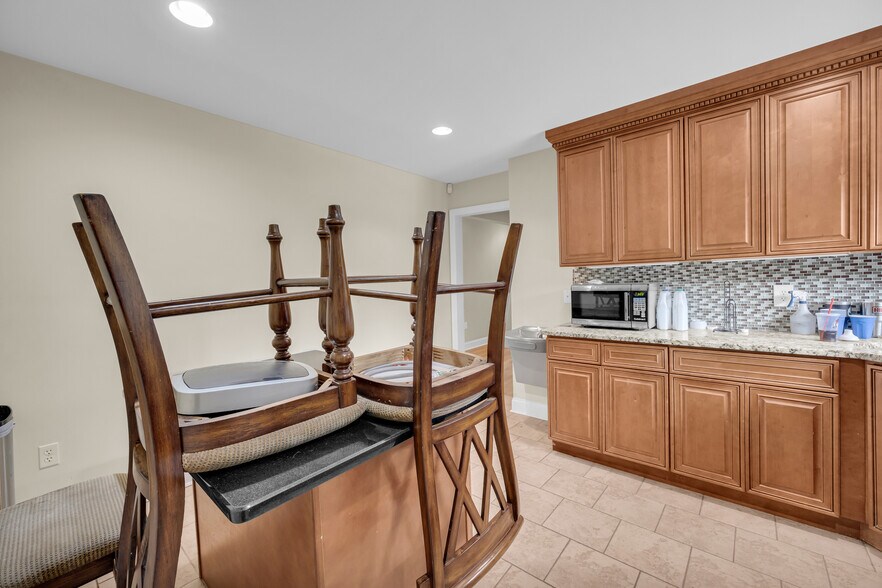 More Photos Of 2642 Loganville Hwy, Grayson Office Residential For Sale