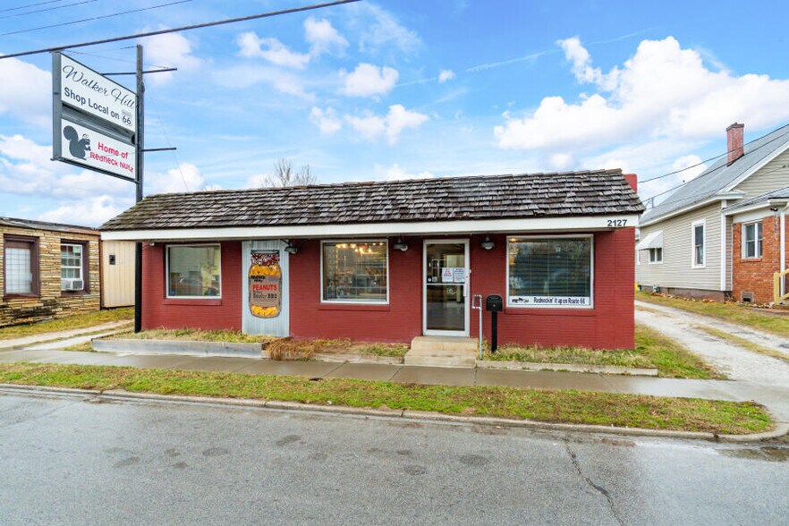 More Photos Of 2127-2129 W College St, Springfield Loft Creative Space For Sale