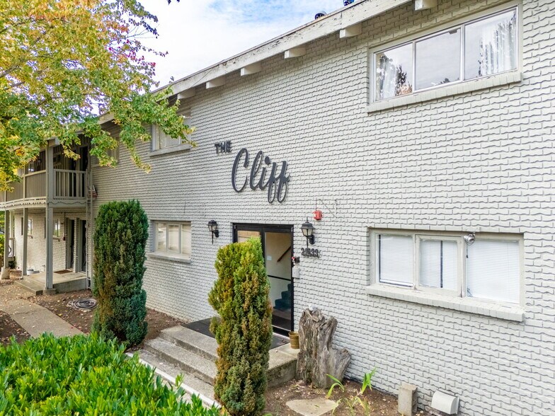 More Photos Of 21833 7th Ave S, Des Moines Apartments For Sale