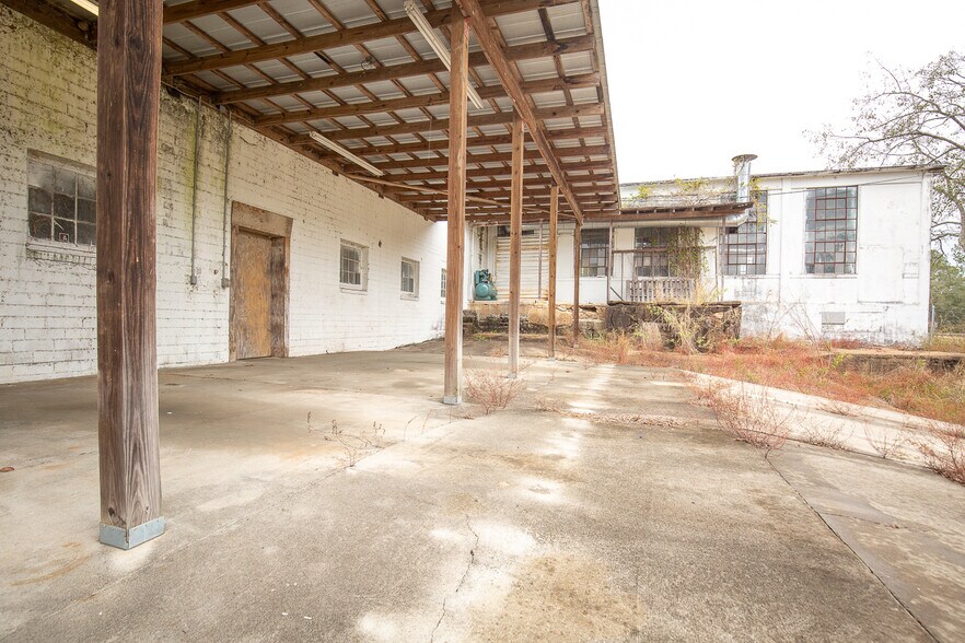 More Photos Of 765 E Washington St, Monticello Auto Repair For Sale