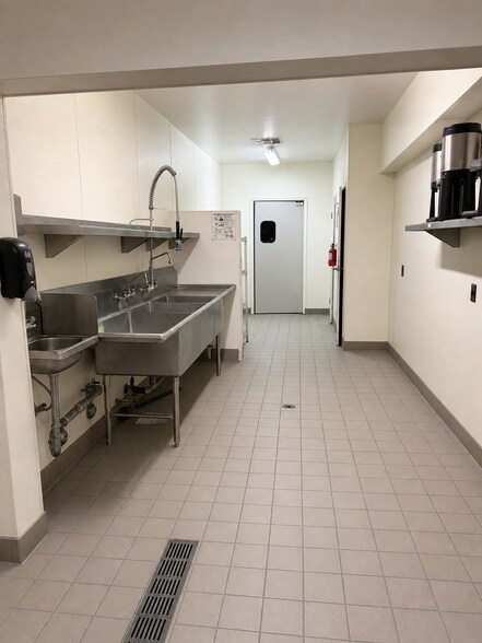 More Photos Of 301-317 W Main St, Alhambra Serviced Offices For Lease