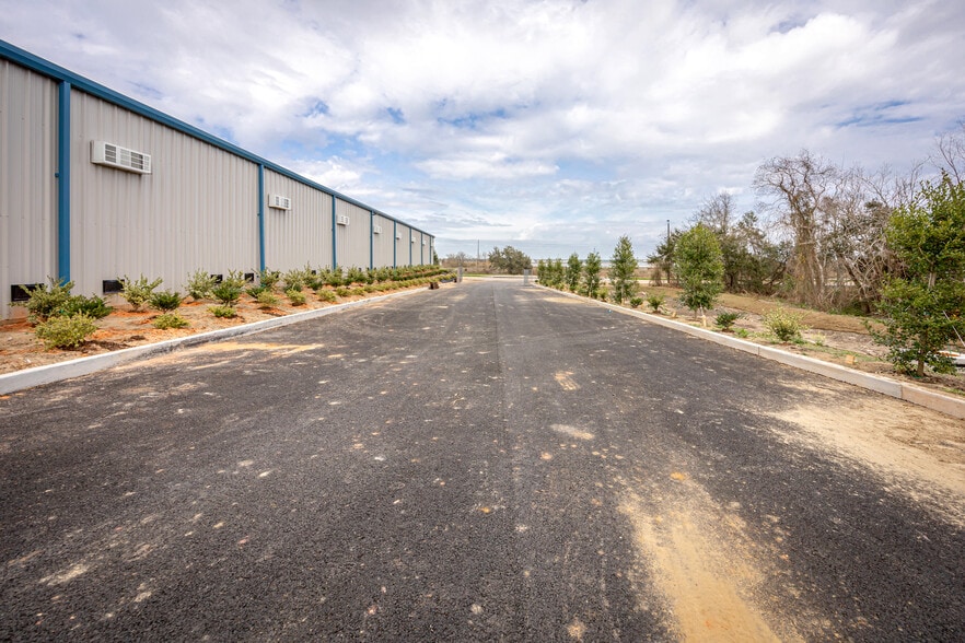 More Photos Of 458 Back Bay Blvd, Biloxi Self Storage For Sale