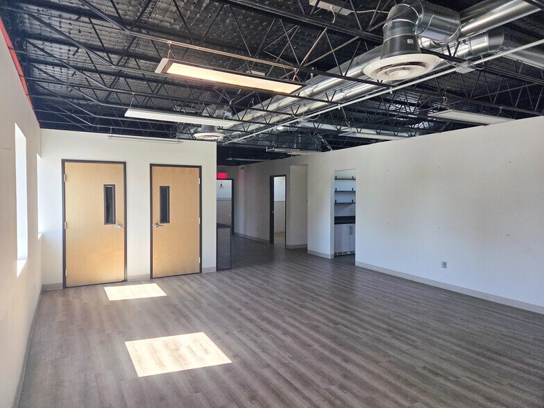 More Photos Of 1805 W Van Buren St, Phoenix Storefront Retail Office For Lease