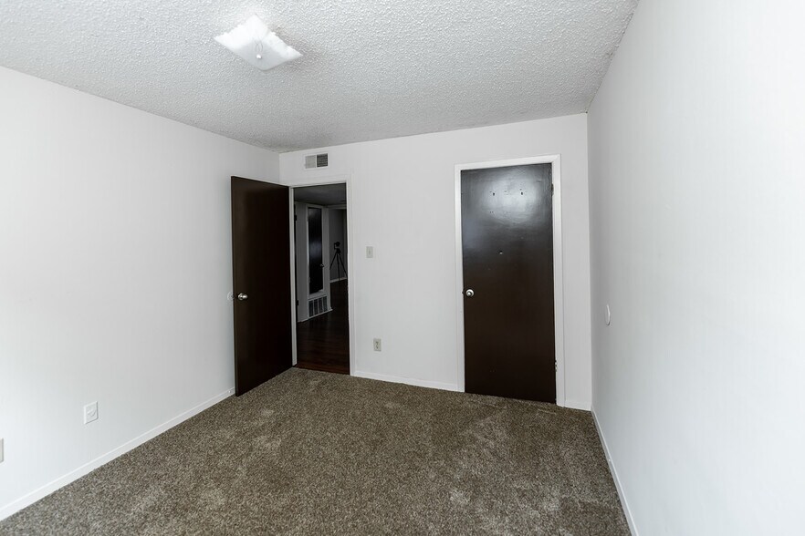 More Photos Of 3417-3443 Spottswood Ave, Memphis Apartments For Sale