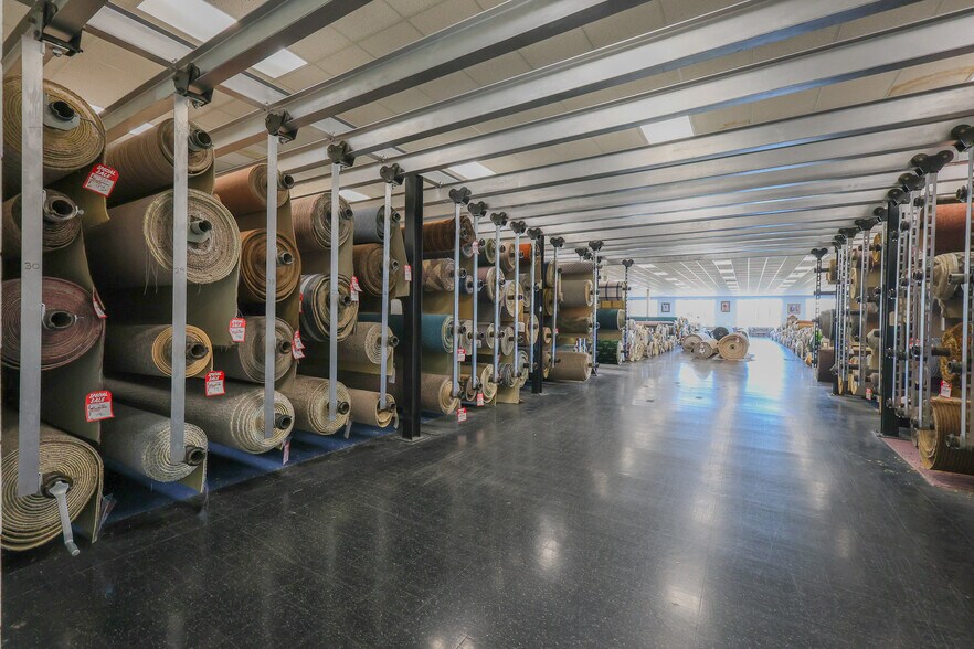 More Photos Of 1860 28th St SE, Grand Rapids Freestanding For Sale