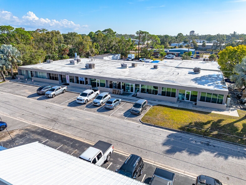 More Photos Of 2192-2198 Princeton St, Sarasota Manufacturing For Sale