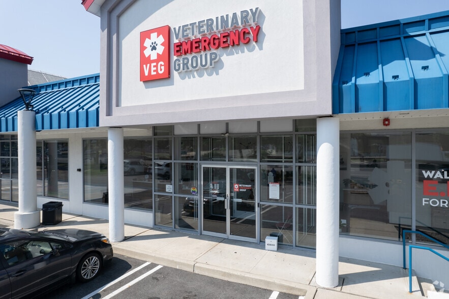 More Photos Of 141 Route 17, Paramus Freestanding For Lease