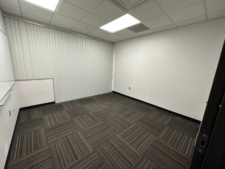 More Photos Of 3343 E Montclair St, Springfield Office For Lease