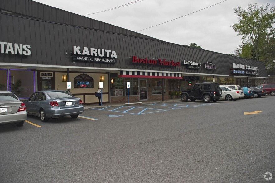 More Photos Of 77 Quaker Ridge Rd, New Rochelle General Retail For Lease
