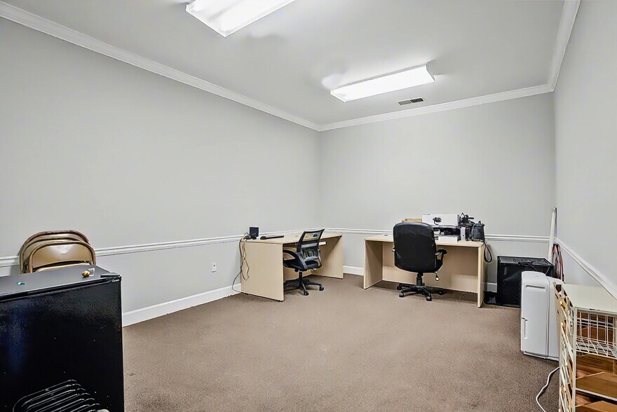 More Photos Of 188 Ben Burton Cir, Bogart Office For Sale