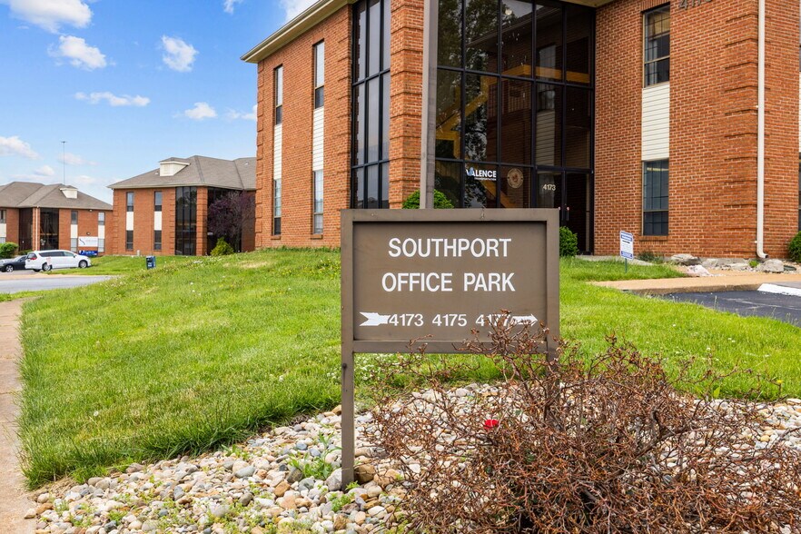 More Photos Of 4191 Crescent Dr, Saint Louis Medical For Lease