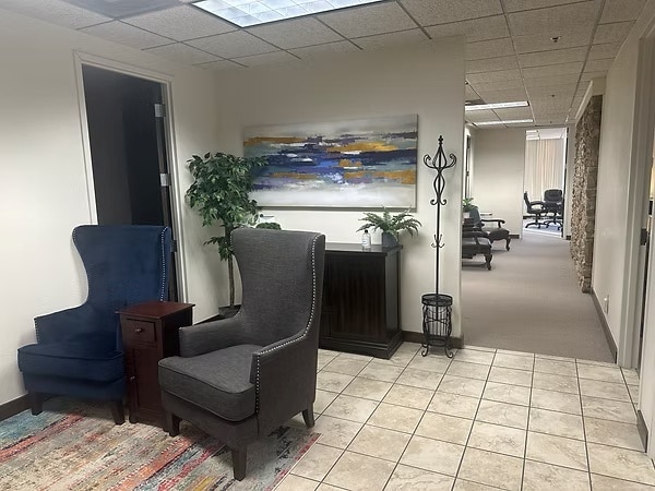 More Photos Of 2000 N Classen Blvd, Oklahoma City Unknown For Lease