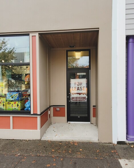 More Photos Of 7721 SE 13th Ave, Portland Storefront Retail Office For Lease