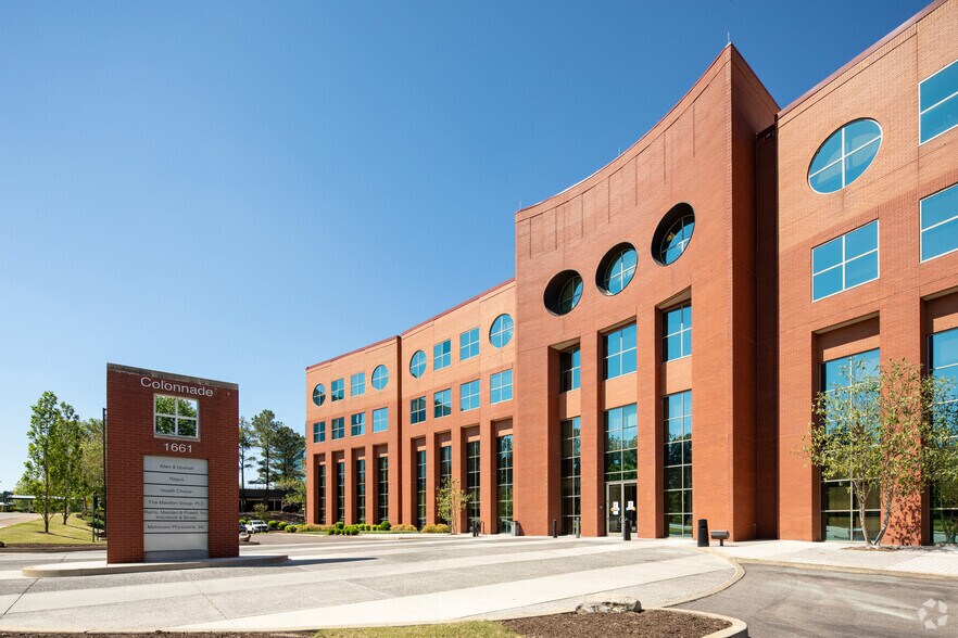 More Photos Of 1661 International Dr, Memphis Office For Lease