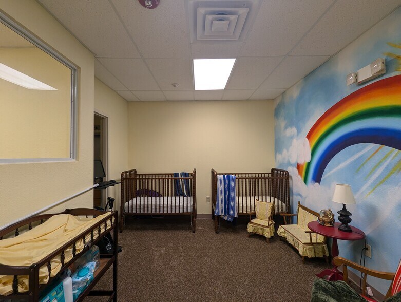 More Photos Of 5315 N Twin City Hwy, Nederland Warehouse For Sale