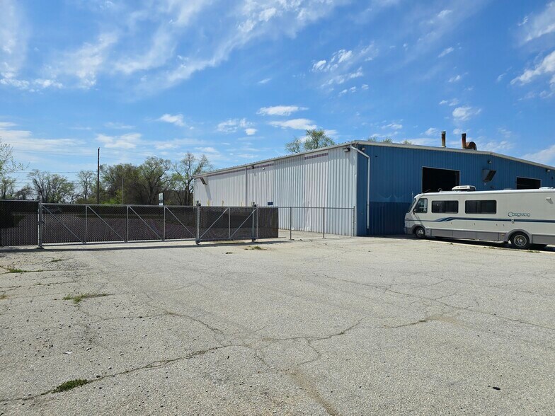 More Photos Of 8310 Airport Hwy, Holland Warehouse For Sale