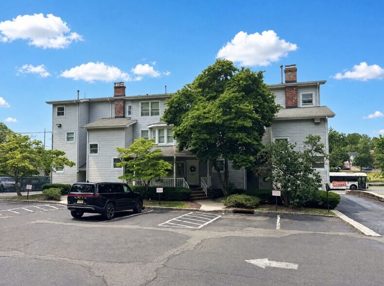 More Photos Of 532 Broad St, Bloomfield Apartments For Sale