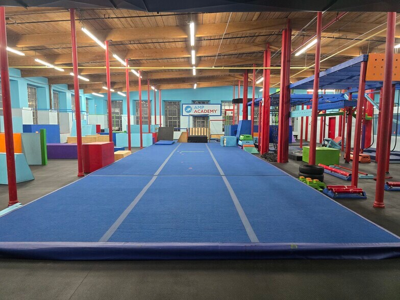 More Photos Of 418 Quequechan St, Fall River Light Manufacturing For Sale