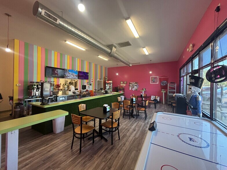 More Photos Of 323 N Main St, Chatham General Retail For Lease